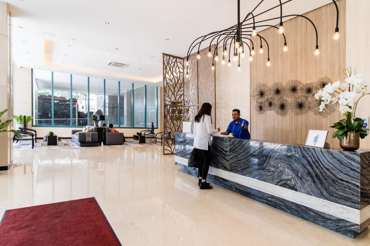 One Uptown Residence Bgc Pateros Eksteriør billede